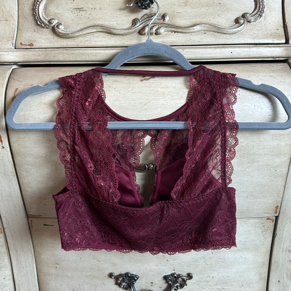 Beautiful Lace Top!! NWOT - Picture 2 of 2